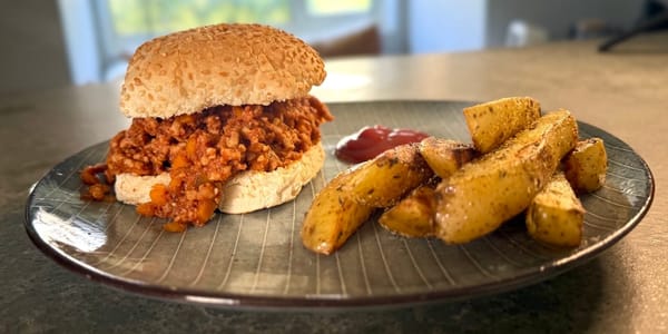 Sloppy Joe with Potato Wedges